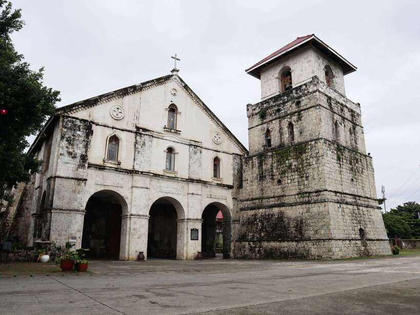 Cebu City: Bohol Countryside Tour with Loboc Cruise Lunch - Loboc River Cruise Lunch: Food, Floating Views, and On-Board Fun