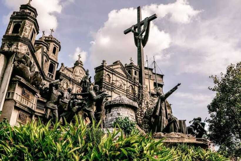 Cebu: Heritage Half-Day Tour: Explore Historic Landmarks - Heritage of Cebu Monument: the city’s timeline turned into sculpture