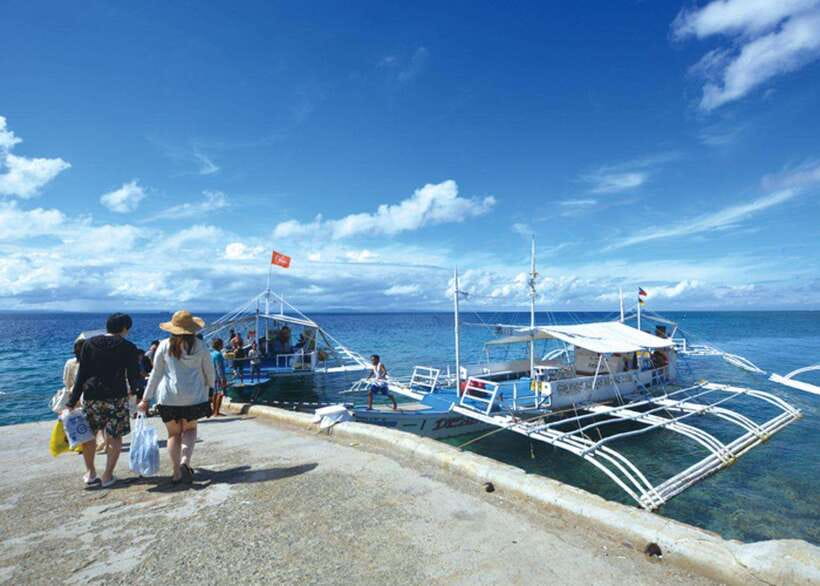 Cebu: Mactan Island Hopping Boat Tour with Lunch - Lunch on Nalusuan: buffet energy, not just a snack break